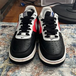 Pair of Air Force 1 lows NBA 75th Anniversary Trail Blazers.